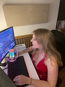 TiffyRose online show from February 2026 05:25:02 PM