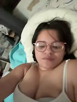 andrea2411 online show from March 2026 11:05:01 PM