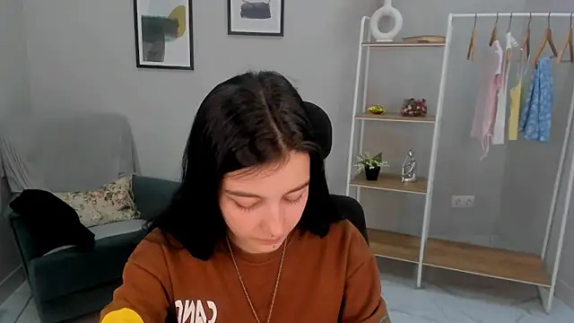 Lilian Merf online show from March 2026 10:04:02 AM