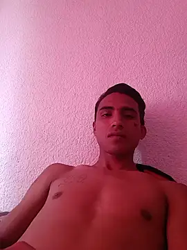 reyesx4 online show from June 2026 09:03:02 PM