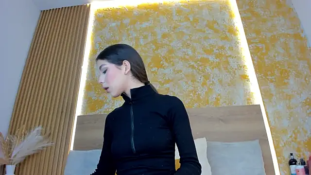 julietta pink online show from March 2026 11:32:02 AM