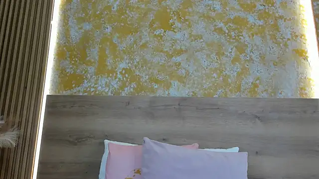 Snapshot of julietta_pink chatting on July 2026 12:06:02 PM julietta pink online show from July 2026 12:06:02 PM