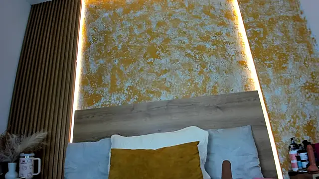 julietta pink online show from April 2026 11:33:01 AM