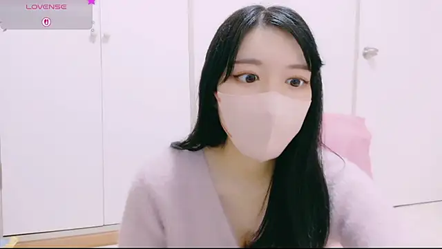 natsuka-chan online show from April 2026 11:16:01 AM