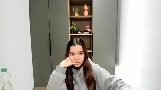 LouanneBrant online show from February 2026 12:18:02 PM