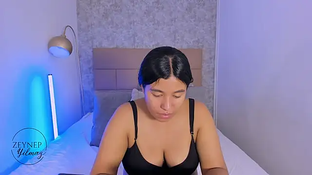 ZeynepYilmaz online show from April 2026 09:39:33 PM