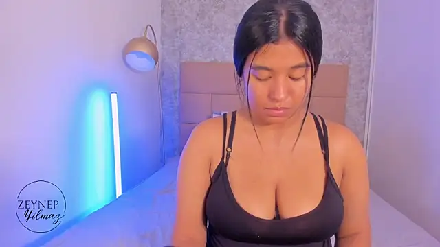 ZeynepYilmaz online show from April 2026 08:56:01 PM