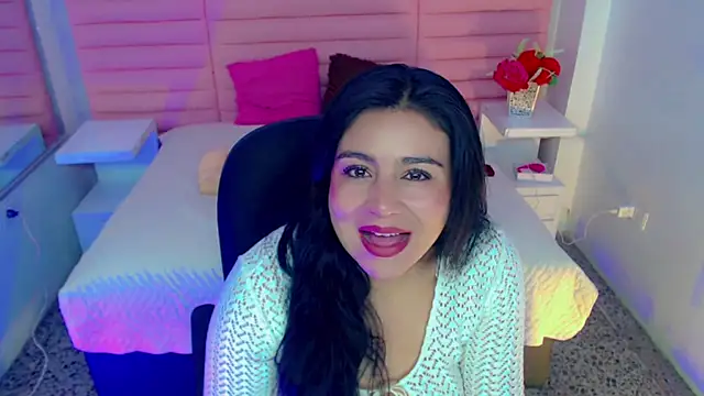 scarleth whisper online show from April 2026 02:01:01 PM