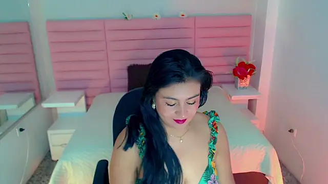 scarleth whisper online show from April 2026 12:51:01 PM