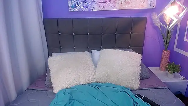 milk chloe  online show from March 2026 07:54:02 PM