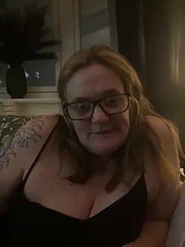 Busty-GilfQuinn online show from February 2026 09:50:02 PM