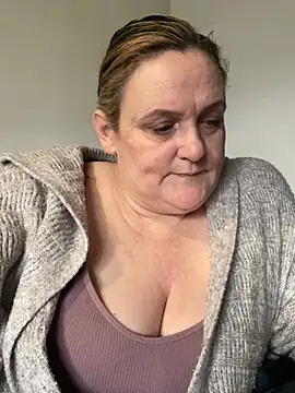 Busty-GilfQuinn online show from February 2026 10:16:01 AM