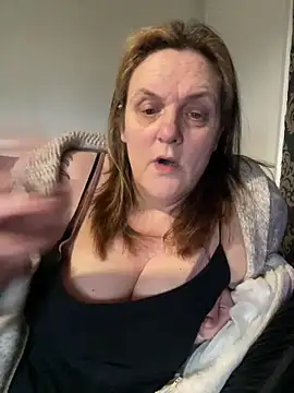 Busty-GilfQuinn online show from February 2026 09:53:01 AM