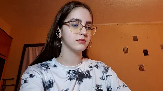 Katelemon online show from March 2026 12:21:01 PM