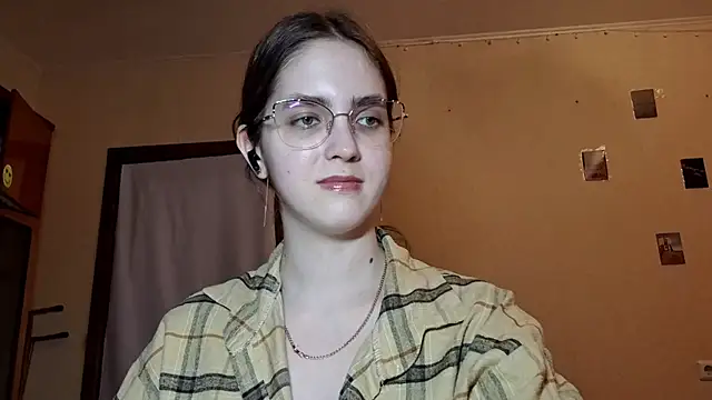 Katelemon online show from April 2026 02:09:02 PM