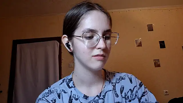 Snapshot of Katelemon chatting on May 2026 02:37:02 PM Katelemon online show from May 2026 02:37:02 PM
