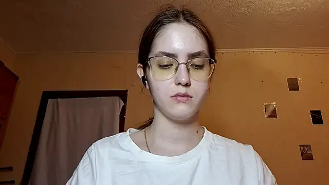 Katelemon online show from April 2026 02:36:02 PM