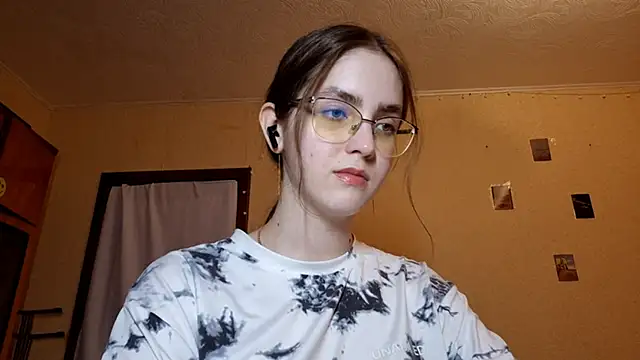 Katelemon online show from March 2026 02:44:02 PM