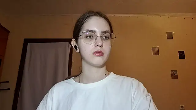 Snapshot of Katelemon chatting on April 2026 02:14:01 PM Katelemon online show from April 2026 02:14:01 PM