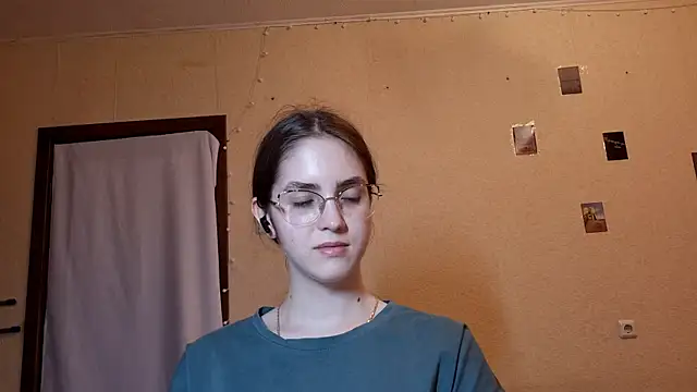 Snapshot of Katelemon chatting on June 2026 02:33:01 PM Katelemon online show from June 2026 02:33:01 PM