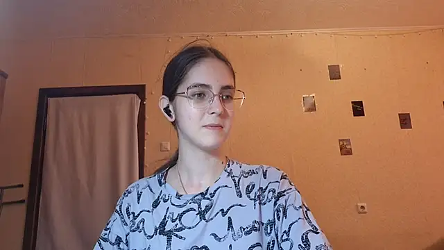Snapshot of Katelemon chatting on June 2026 09:31:02 AM Katelemon online show from June 2026 09:31:02 AM