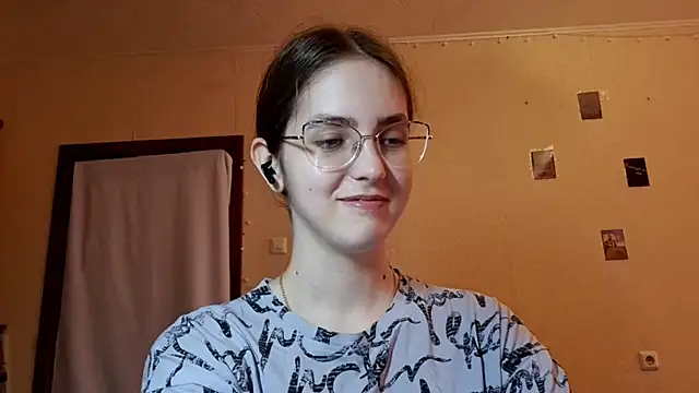 Snapshot of Katelemon chatting on May 2026 12:20:01 PM Katelemon online show from May 2026 12:20:01 PM