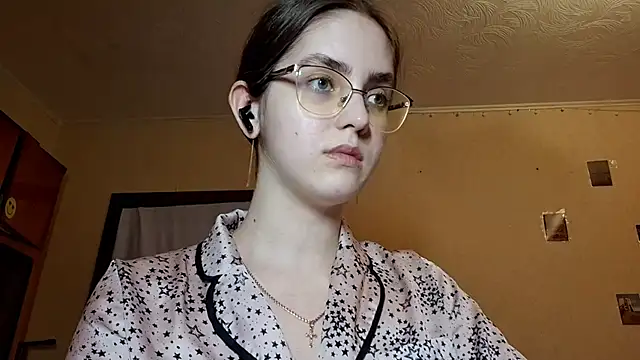 Katelemon online show from March 2026 02:18:01 PM