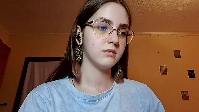 Katelemon online show from March 2026 01:44:01 PM