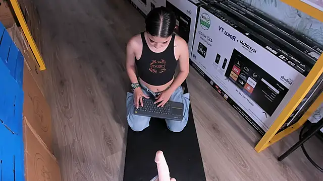 Snapshot of Ambarina_ chatting on May 2026 11:35:01 AM Ambarina online show from May 2026 11:35:01 AM
