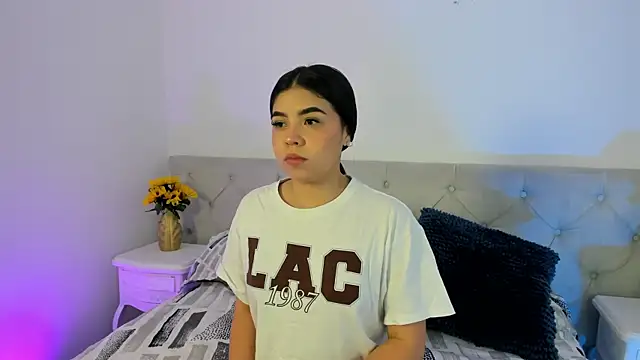 Snapshot of Ambarina_ chatting on June 2026 11:43:01 AM Ambarina online show from June 2026 11:43:01 AM