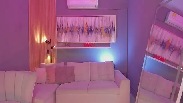 janinne lu online show from April 2026 11:38:01 AM