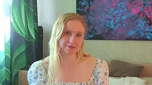 Snapshot of Lanavi_Smile chatting on June 2026 06:19:02 AM Lanavi Smile online show from June 2026 06:19:02 AM