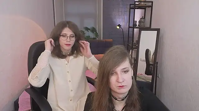 ZoriaLovesLuna online show from April 2026 06:48:01 AM