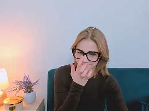 StormiSmooth online show from April 2026 11:06:02 AM