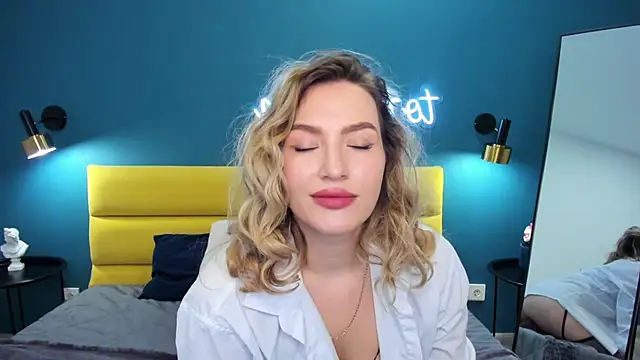 StellaAlluring online show from March 2026 01:42:01 AM