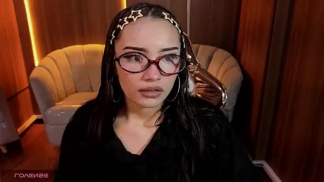 Snapshot of Daphne_nicole_b chatting on June 2026 01:00:01 PM Daphne nicole b online show from June 2026 01:00:01 PM