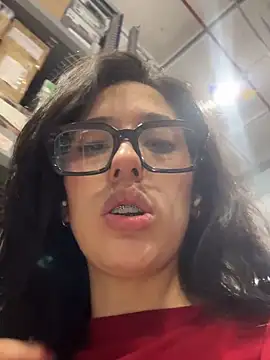 susi chimm online show from April 2026 11:11:01 PM