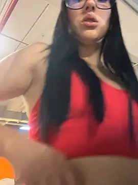 Snapshot of susi_chimm chatting on July 2026 01:57:02 AM susi chimm online show from July 2026 01:57:02 AM