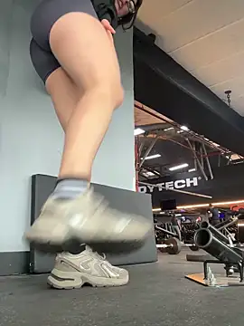 susi chimm online show from March 2026 08:47:01 PM