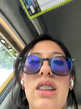 susi chimm online show from March 2026 02:12:02 PM