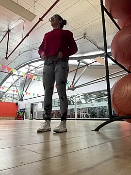 susi chimm online show from April 2026 01:04:02 PM