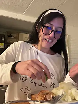 susi chimm online show from March 2026 02:23:02 AM