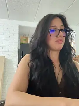 susi chimm online show from April 2026 01:19:01 AM