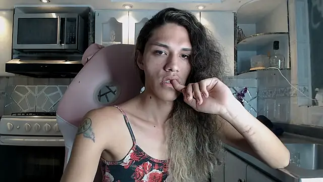 CrisOzzz online show from March 2026 08:49:02 PM