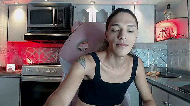 CrisOzzz online show from March 2026 06:08:02 PM