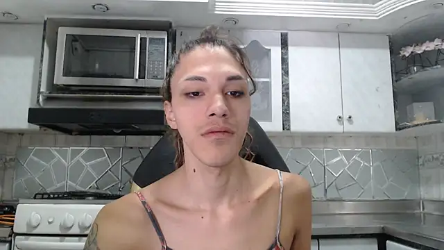 CrisOzzz online show from May 2026 05:24:01 PM