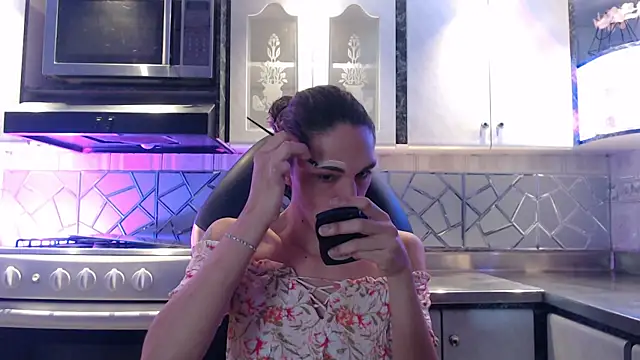 CrisOzzz online show from May 2026 05:44:02 PM