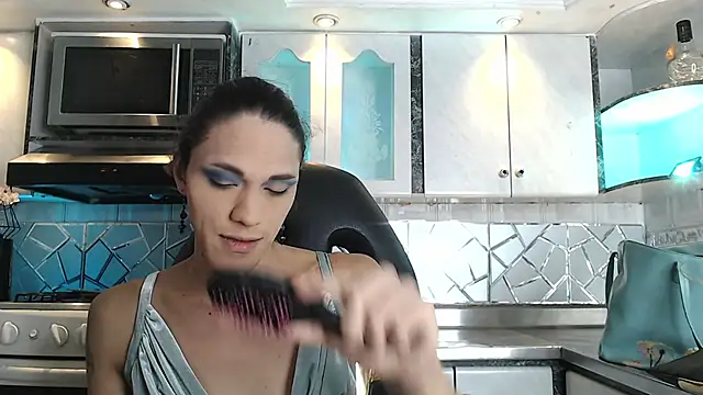 CrisOzzz online show from May 2026 05:41:01 PM