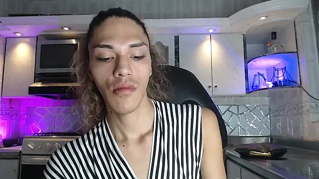 CrisOzzz online show from April 2026 05:31:01 PM