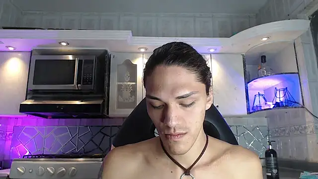 CrisOzzz online show from April 2026 06:33:01 PM